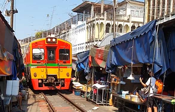 Day 7: Train & Floating Market